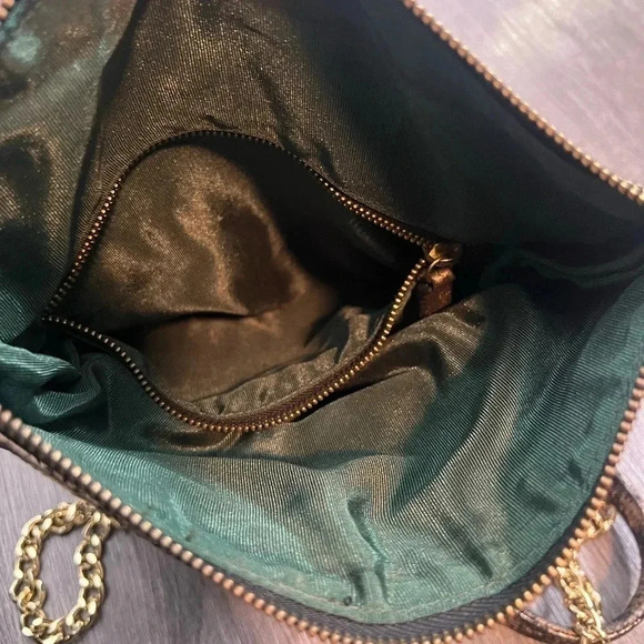 Kelly Wynne Black & Gold Fold-Over Bag - Picture 8 of 15